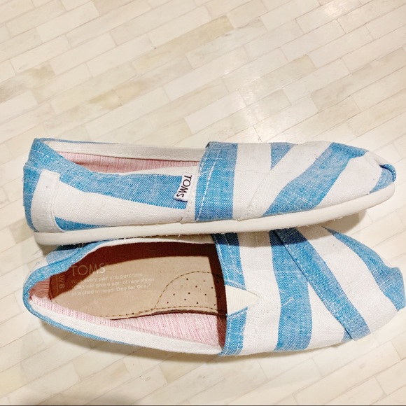Toms Shoes - TOMS Blue And White Striped Size 8 LIKE NEW!!!
